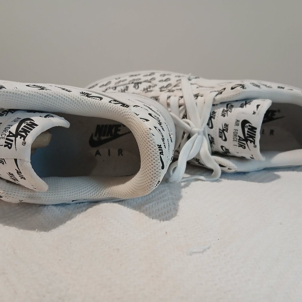 MEN'S SIZE 9.5 - NIKE AIR FORCE 1 LOW ALL OVER LOGO WHITE (AH8462-100) - Picture 3 of 7